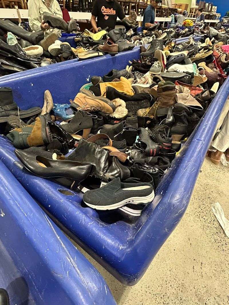 This Connecticut Outlet Store Is A Must-Visit Destination For Deal Seekers - Decor Hint What You Can Actually Find In Those Bins