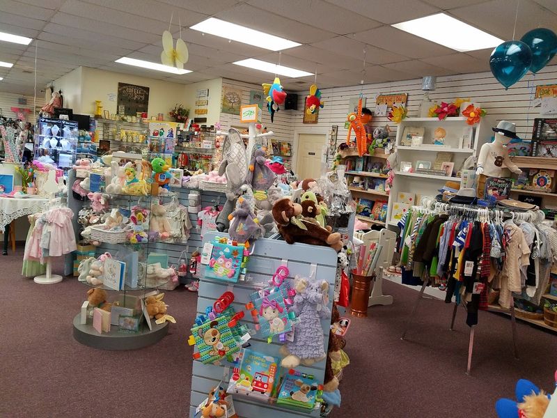 This Georgia Spot Celebrates Christmas 365 Days A Year And It's Absolutely Magical - Decor Hint Seamless Connection To A Charming Boutique That Adds Even More Shopping Fun