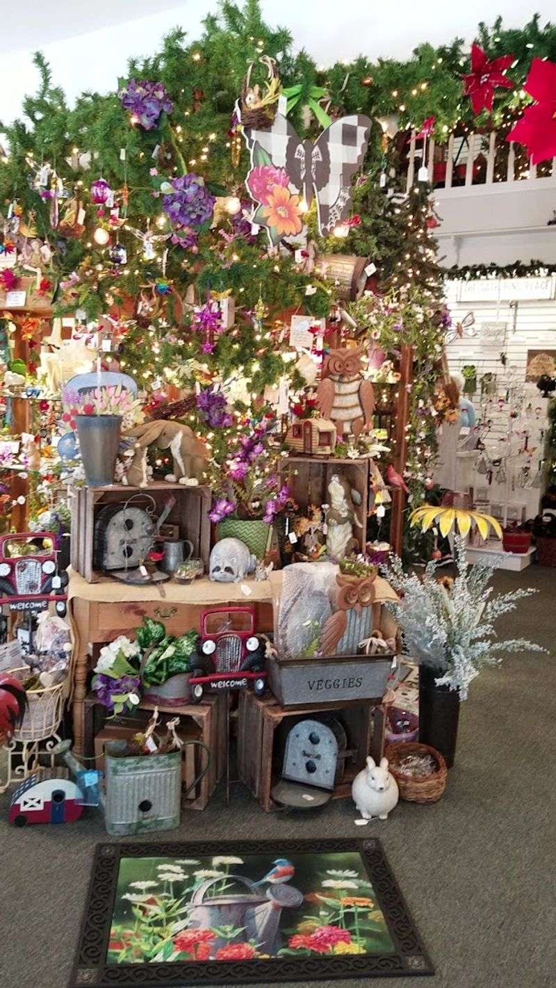 This Georgia Spot Celebrates Christmas 365 Days A Year And It's Absolutely Magical - Decor Hint Stunning Decorated Trees That Make Every Visit Feel Like Christmas Morning