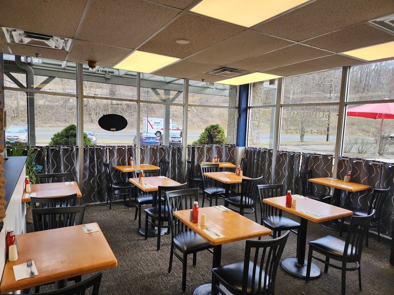 Supreme Seafood, North Branford 