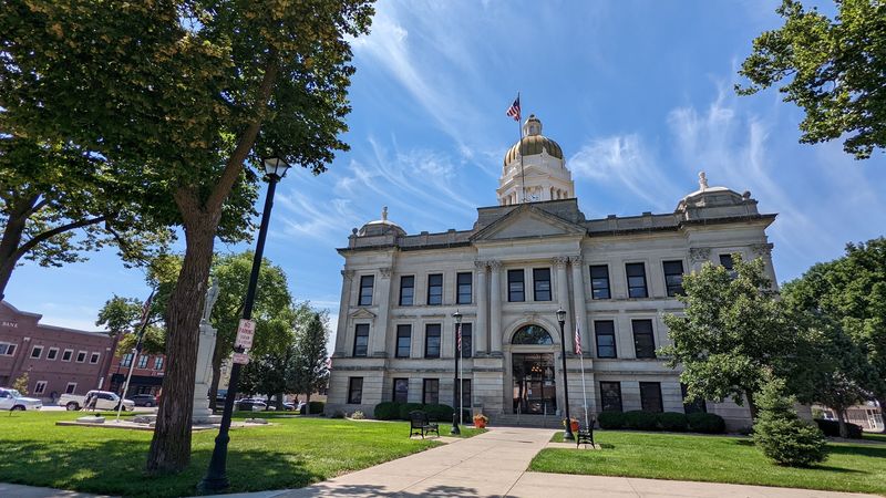 Downtown Courthouse Square Adds Extra Character