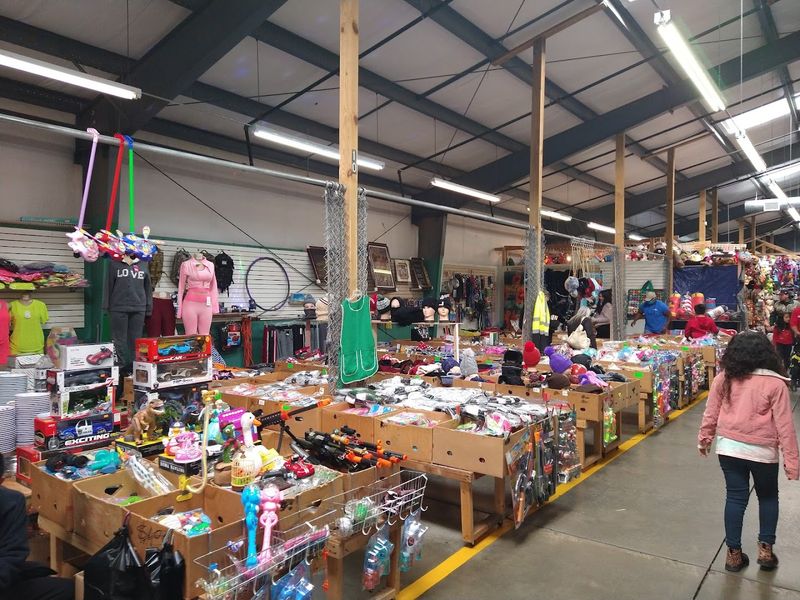 Jewelry, Electronics, Tools, And Merchandise At Competitive Prices