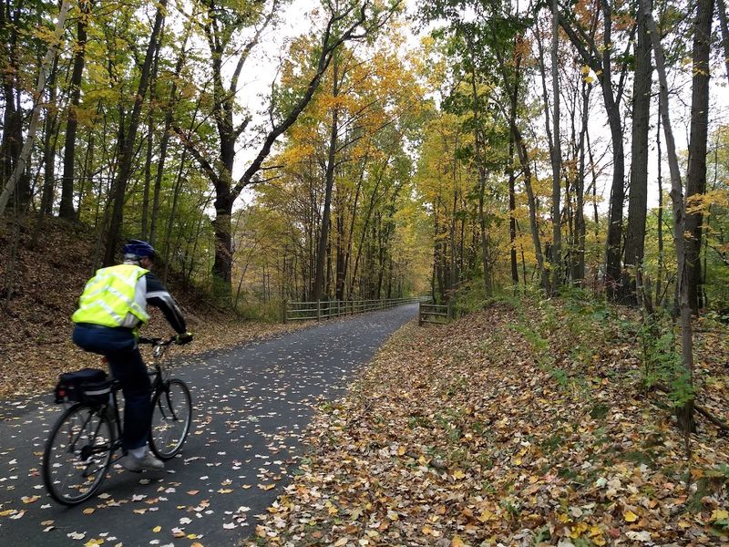 Farmington Canal Heritage Trail, Hamden 