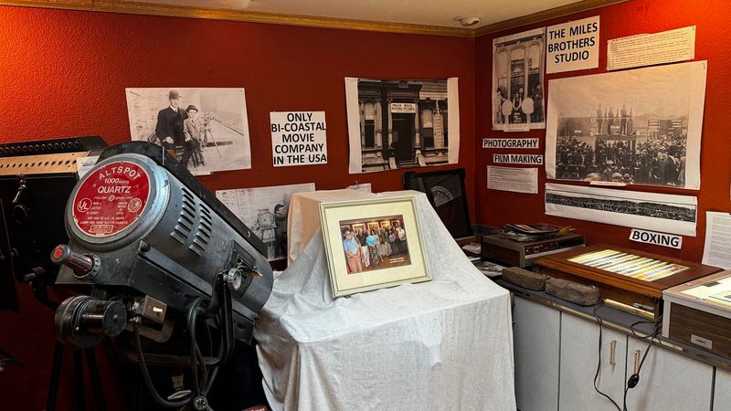 12 California Places Where Silent-Era Glamour And Old Western Movie Lore Still Linger - Decor Hint Niles Essanay Silent Film Museum, Fremont