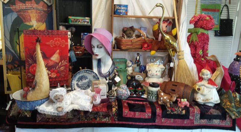 The Massive Thrift Store In Kentucky That Treasure Hunters Say Requires All Day To Explore - Decor Hint Collectibles That Serious Thrifters Dream About