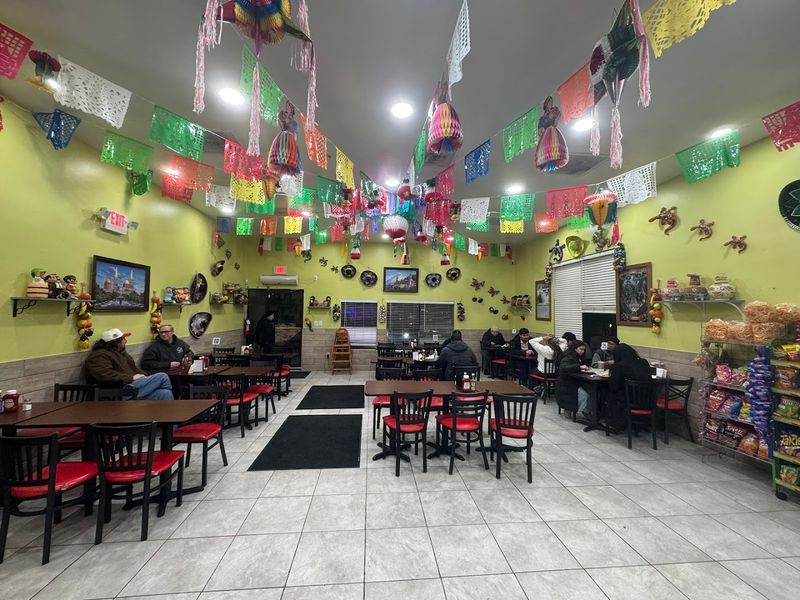 Taqueria Los Perez, Laurel
