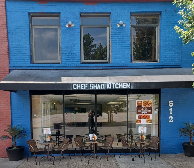 Local Kentucky Restaurant Acknowledged For Having The Best Fried Chicken - Decor Hint Outdoor Seating With A Garden Feel