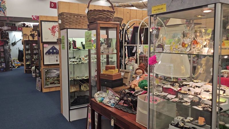 Hundreds Of Vendor Booths Covering Every Collecting Interest