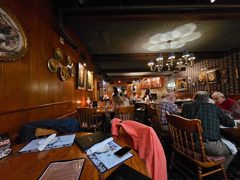 10 Minnesota Small-Town Restaurants Where The Food Is Worth The Drive - Decor Hint The Hubbell House