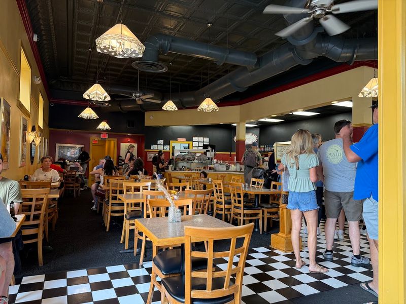 Goose Feathers Cafe And Bakery