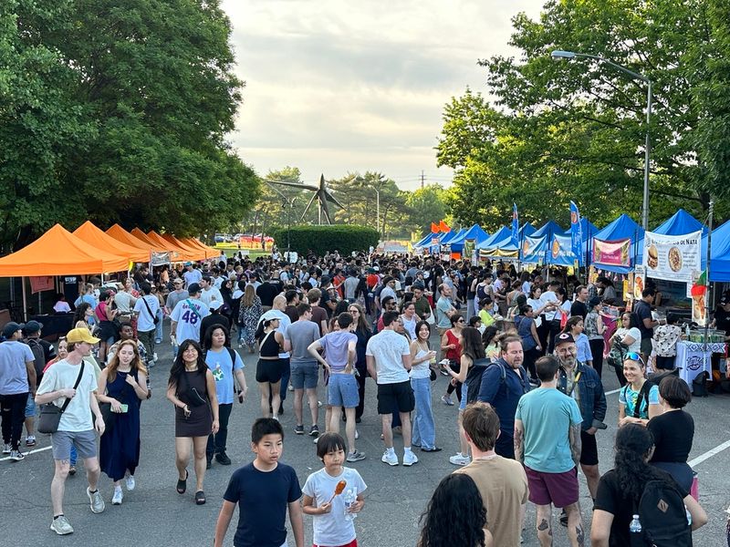 9 Must-Visit New York Markets Filled With Rare Finds And Amazing Prices - Decor Hint Queens Night Market
