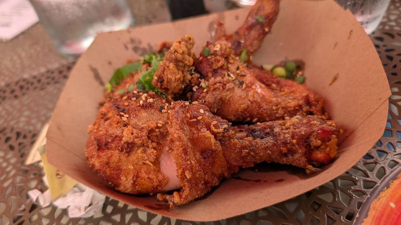 Local Kentucky Restaurant Acknowledged For Having The Best Fried Chicken - Decor Hint Service That Guests Actually Remember