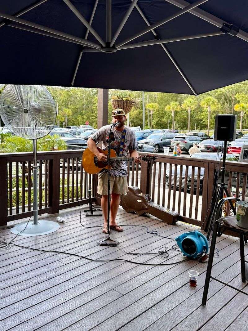This Florida Restaurant Comes With One Seriously Unforgettable View - Decor Hint Live Music Adds Real Magic