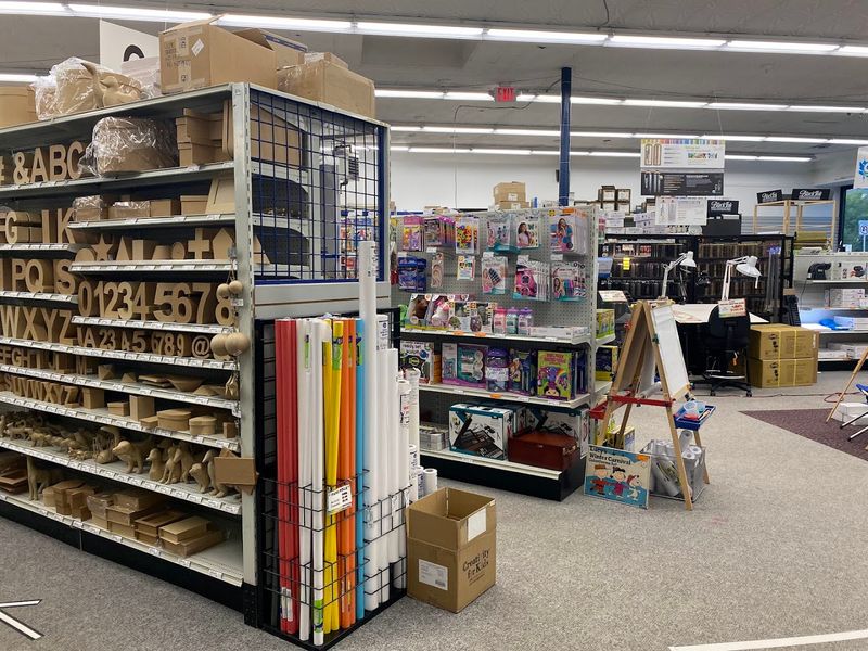Artists Across Connecticut Keep Returning To This Massive Art Store - Decor Hint Staff Knowledge That Actually Helps