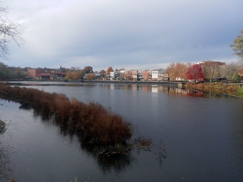 This Scenic Michigan Lake Town Is Capturing Hearts Across America - Decor Hint The Kalamazoo River Experience