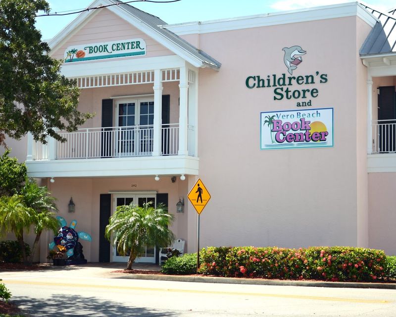 This Huge Florida Bookstore Is A Treasure Hunt For Unexpected Finds - Decor Hint Fifty Years Of Bookselling And Still Going Strong
