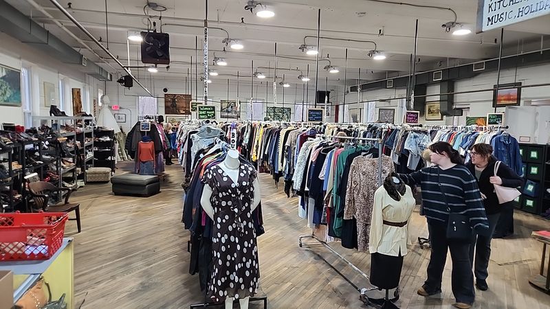 10 Lesser-Known Connecticut Thrift Shops Filled With Vintage Treasures - Decor Hint Pandemonium Thrift Shop, Deep River
