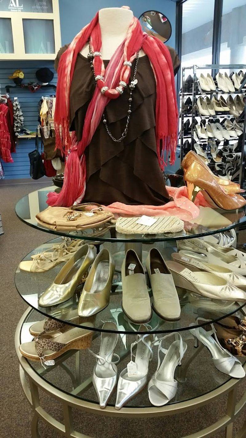 Shopping That Supports Local Youth
