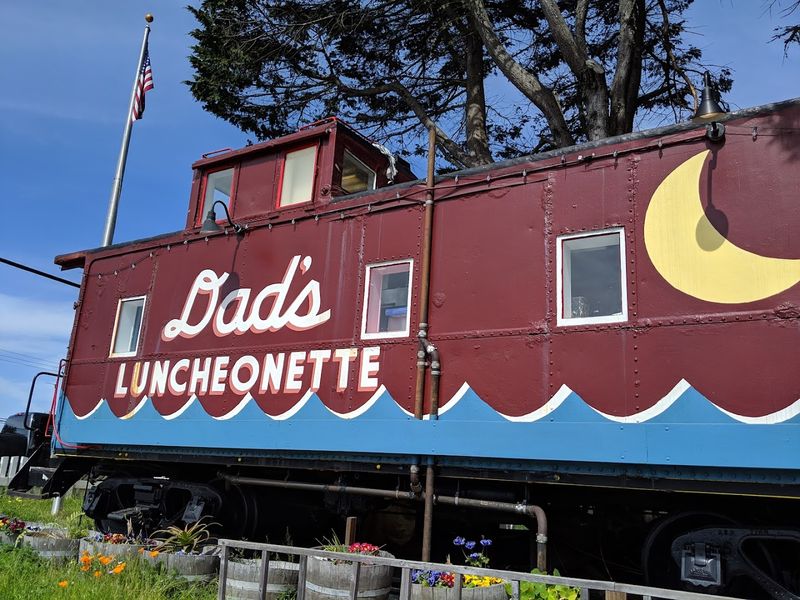 Dad's Luncheonette, Half Moon Bay