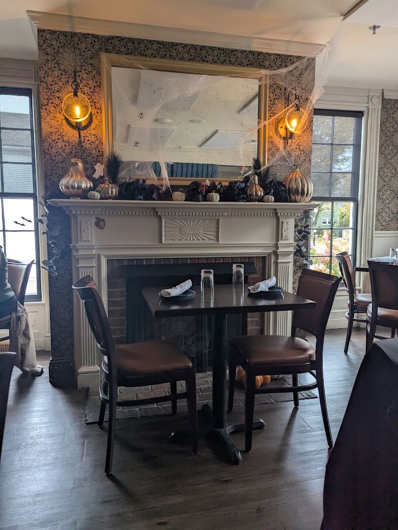 The Charles, Wethersfield