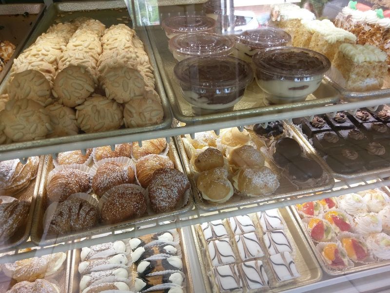 11 Connecticut Bakeries Famous For Italian Cookies That Sell Out Fast - Decor Hint Varano Bakery