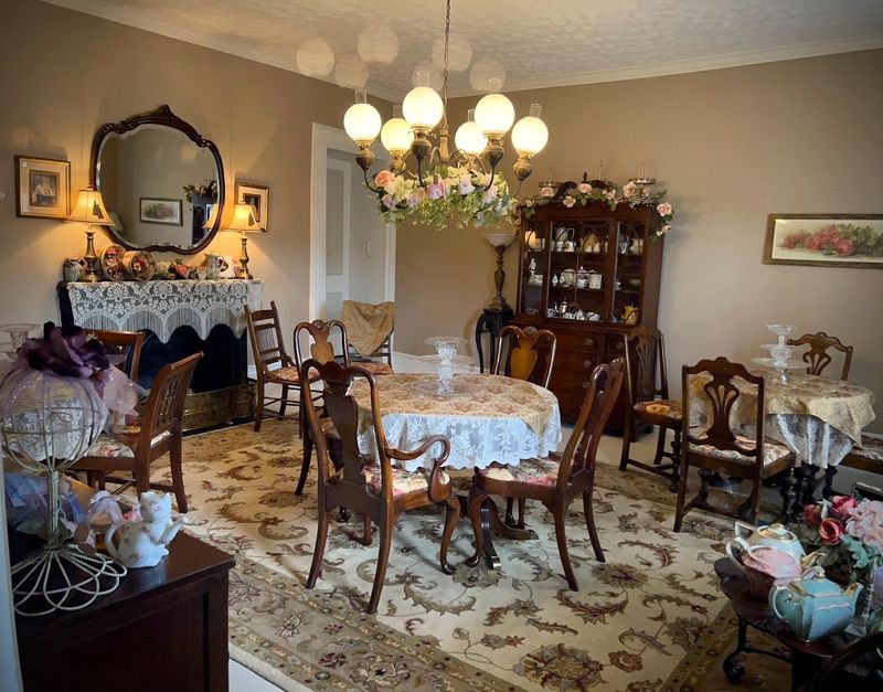 12 Places In Kentucky That Still Serve Tea And Scones The Way You Remember - Decor Hint Rocky Hill Inn, The Rose Tea Room