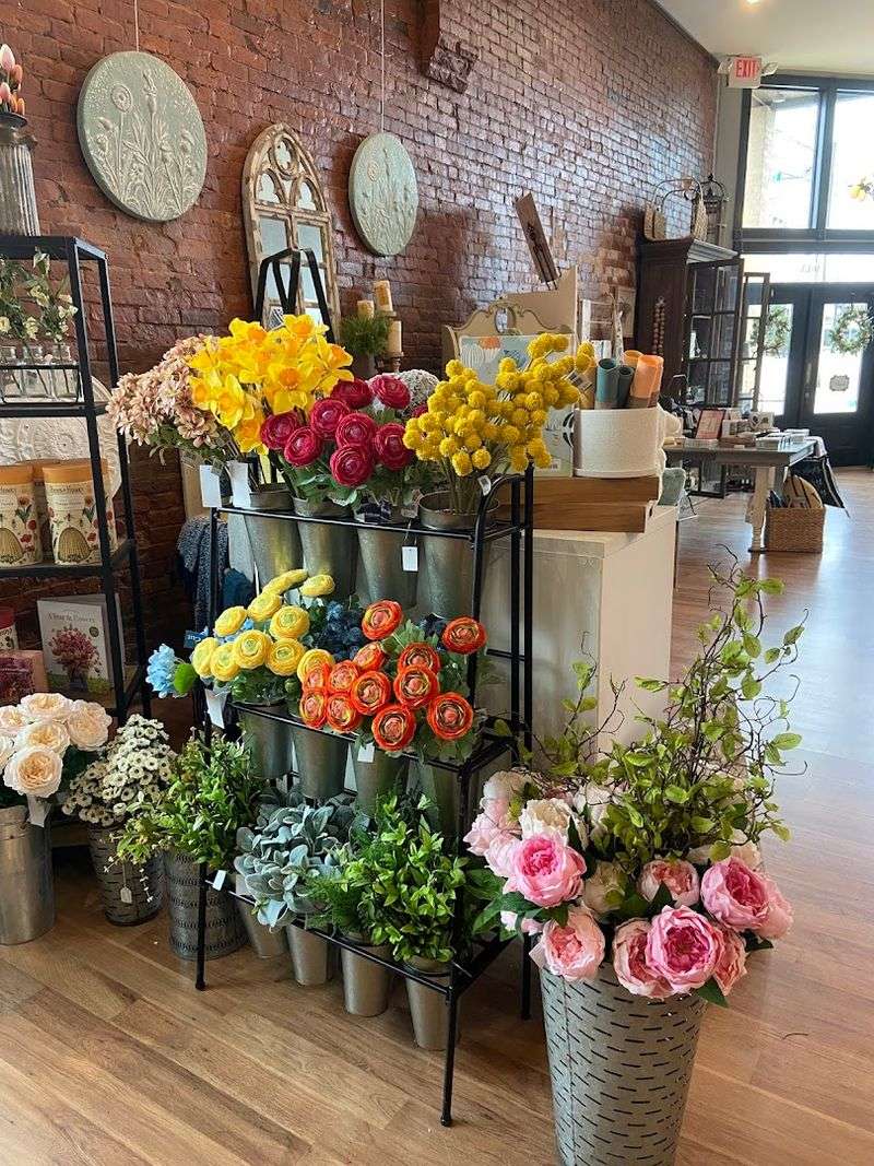 Simply Chic Home, Gift And Floral