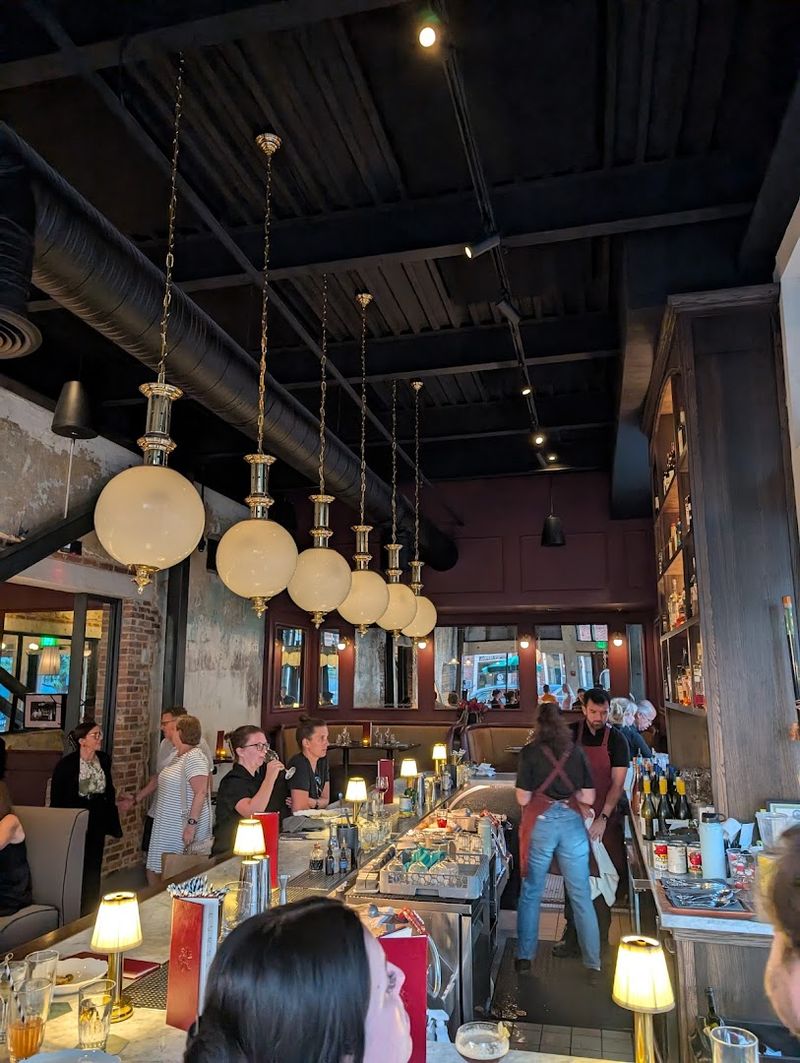 Kentucky Italian Eateries That Don't Make Headlines But Always Have A Crowd - Decor Hint Carmelo's Restaurant