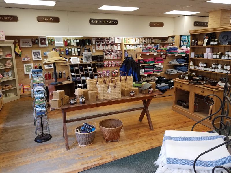 9 Old-Fashioned Connecticut General Stores That Feel Frozen In Time - Decor Hint Salisbury General Store & Gifts, Salisbury