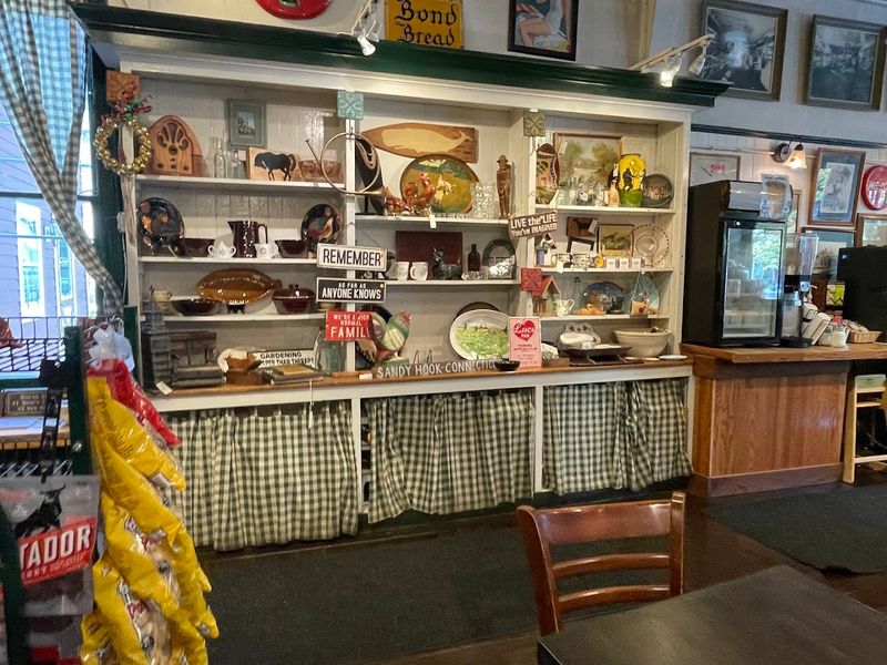 A Cozy Stop With Local Flavor