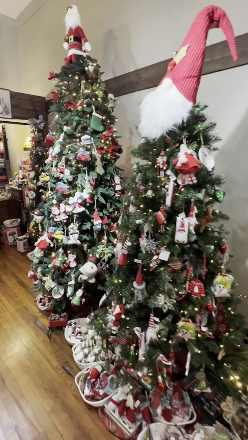 Magical In-Store Displays That Create Atmosphere
