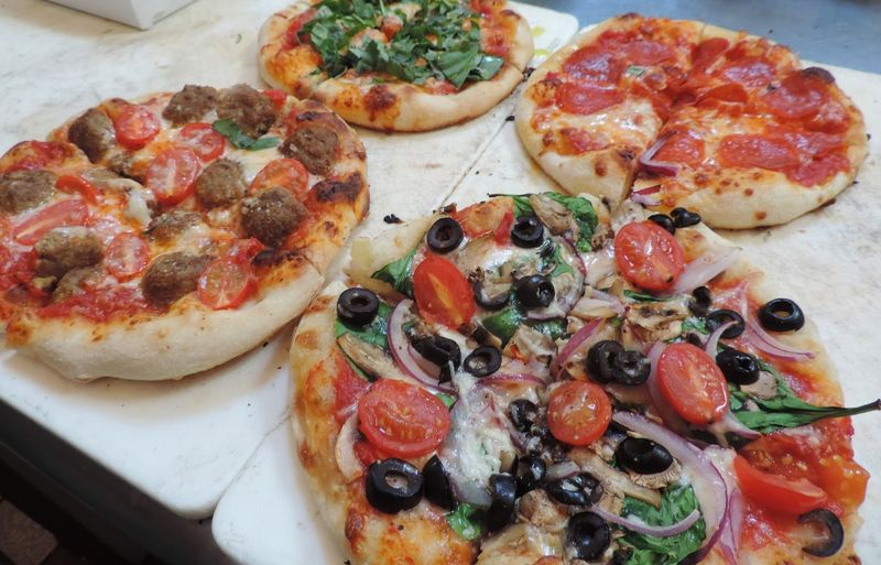 10 Low-Key Nebraska Pizza Spots Locals Would Happily Keep To Themselves - Decor Hint Tasty Pizza, Omaha