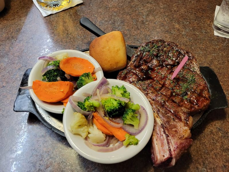 Ole's Big Game Steakhouse And Lounge, Paxton