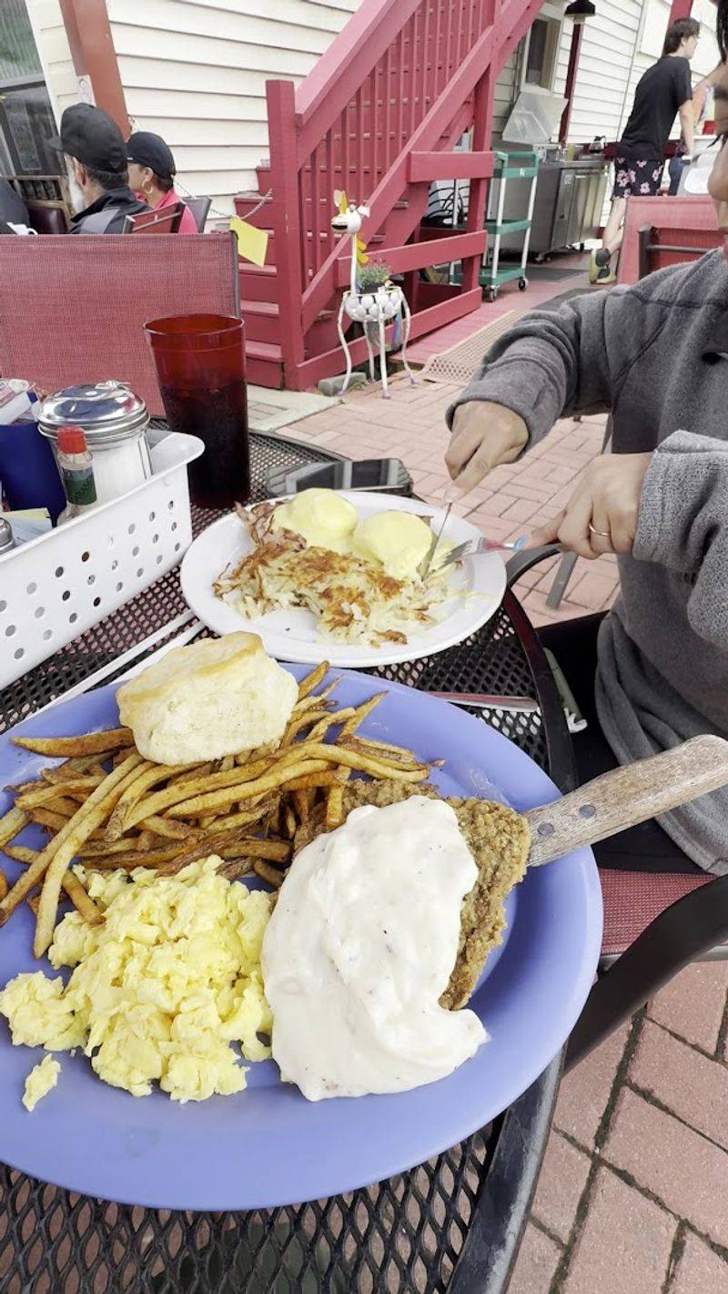 People Drive From Across Georgia For The Outrageously Delicious Breakfast At This Down-Home Restaurant - Decor Hint The Moonshiner: A Plate That Combines Everything Good