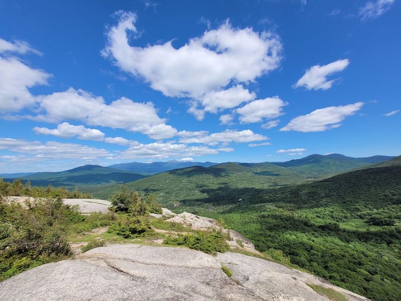 These 10 New Hampshire Easy Hikes That Save The Best Views For The Top - Decor Hint Middle Sugarloaf, Twin Mountain