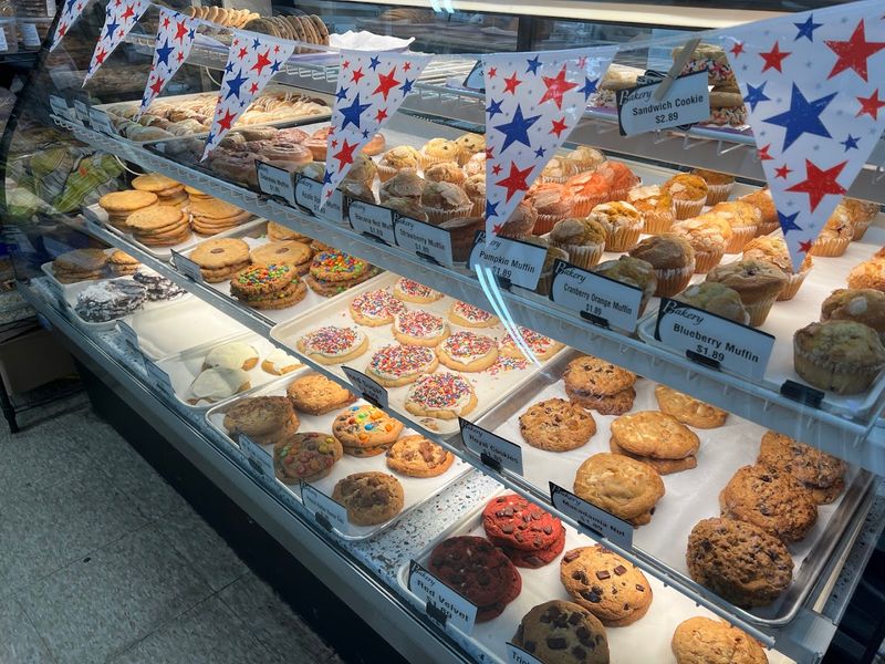 This Indiana Farm Market Is Known For Amish Fry Pies Worth The Drive - Decor Hint Apple Cinnamon Fry Pie With Classic Comfort Flavor