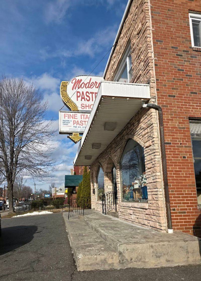 These 10 Connecticut Bakeries Are Beloved For Sweets That Sell Out Fast - Decor Hint Modern Pastry Shop, Hartford