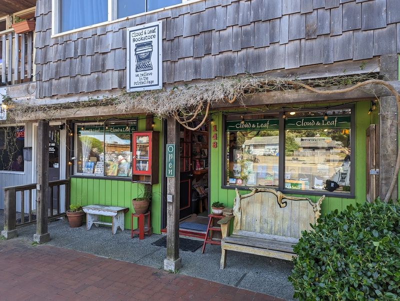 Cloud & Leaf Bookstore, Manzanita