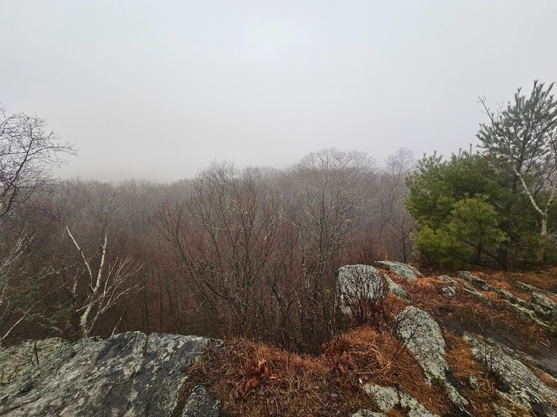 8 Stunning Connecticut Day Hikes That Will Make You Forget About Your Phone - Decor Hint Mount Tom Tower Trail, Washington