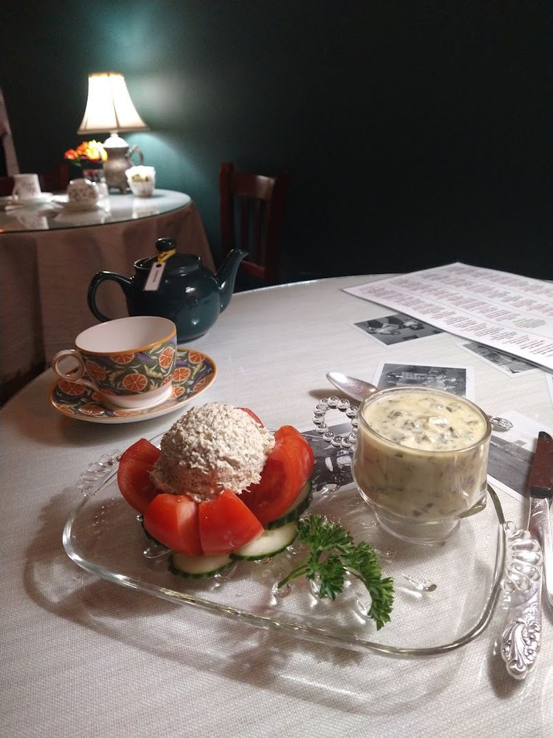 These 10 Michigan Tea Houses Offer More Than Just A Great Cup - Decor Hint Four Seasons Tea Room