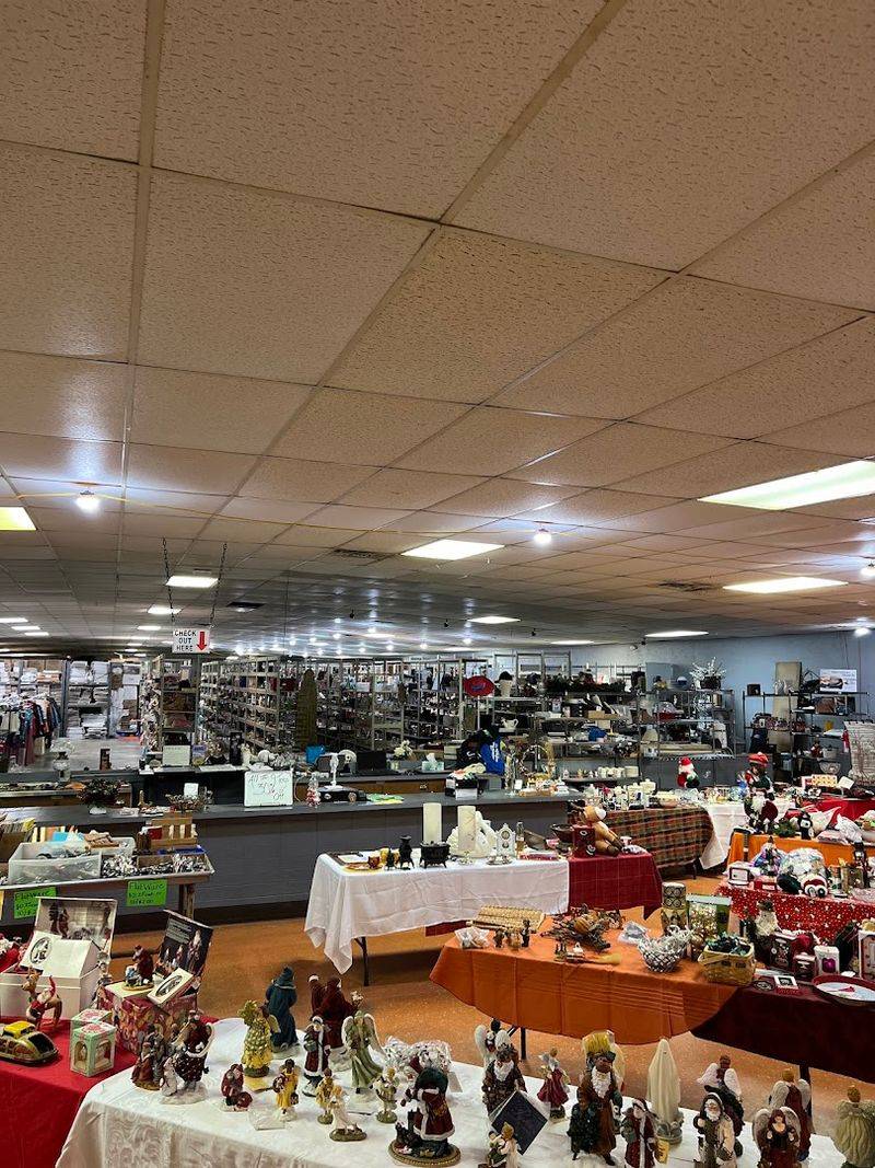 Nebraska's 12 Biggest Thrift Stores Are Basically Full-Day Treasure Hunts - Decor Hint Forever Yesterday Thrift, Omaha