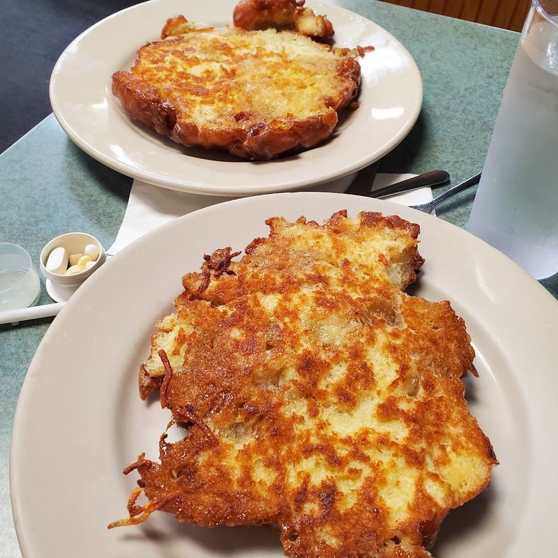 This Florida Restaurant Is Famous For Doing The Basics Exceptionally Well - Decor Hint The Grits That Change Everything