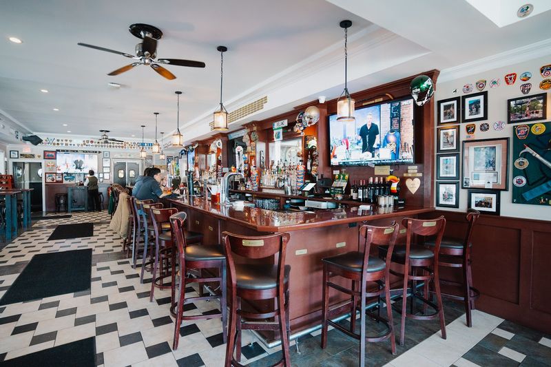 Belfast Gastropub In Lindenhurst