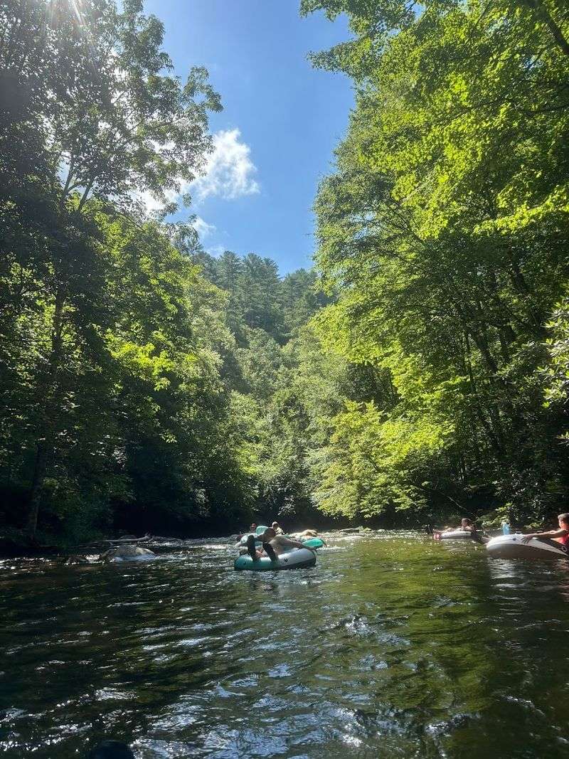 A Deep Creek Tubing Trip Makes A Hot Summer Day In North Carolina Feel Instantly Better - Decor Hint All-Day Tube Rentals Let The Fun Last Longer Than Expected