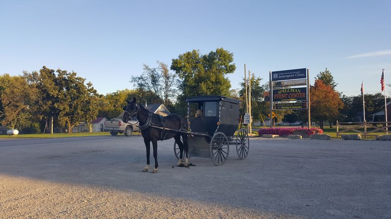 This Charming Amish Town In Missouri Feels Like A Step Back In Time - Decor Hint Guided Amish Home And Farm Tours