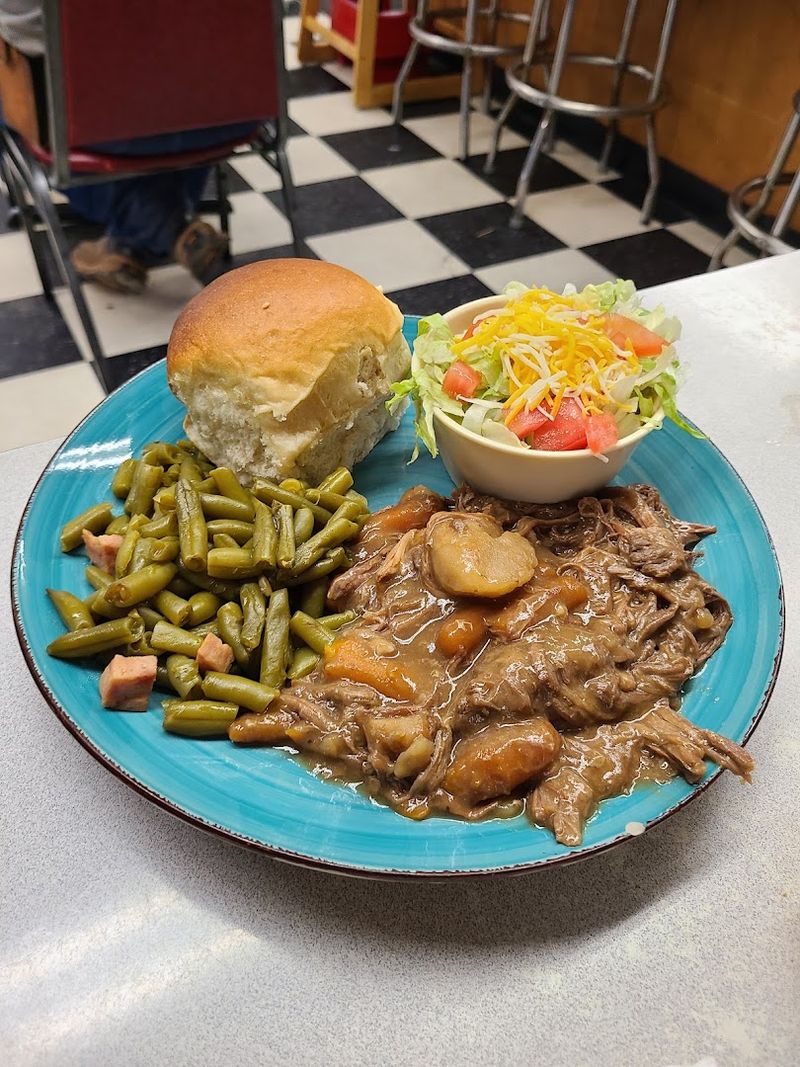 One Small Texas Restaurant Has Built A Reputation For Doing Everything Well - Decor Hint Portions That Actually Deliver