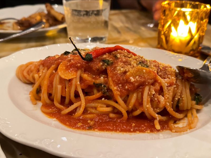 This California Italian Restaurant Brings Roman Pasta Energy Straight To Los Angeles - Decor Hint Amatriciana Brings The Big Flavor