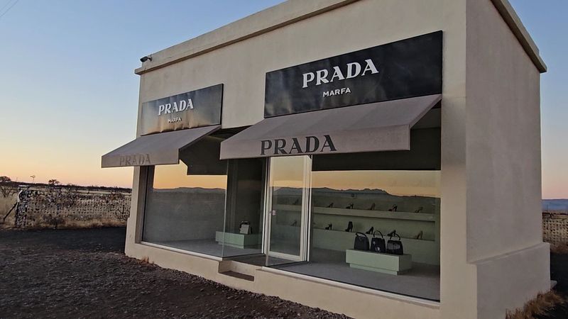 Prada Marfa, Valentine