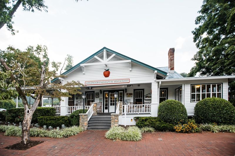 Applewood Farmhouse Restaurant, Sevierville