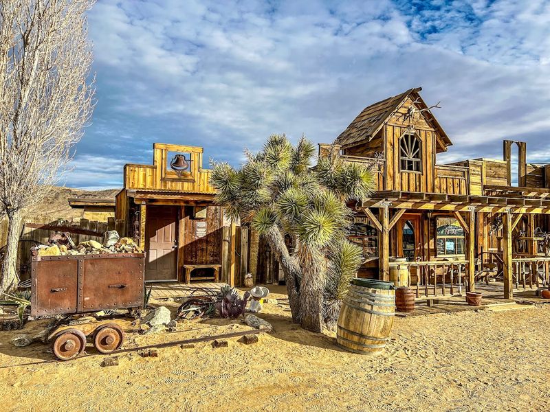 Pioneertown, Pioneertown